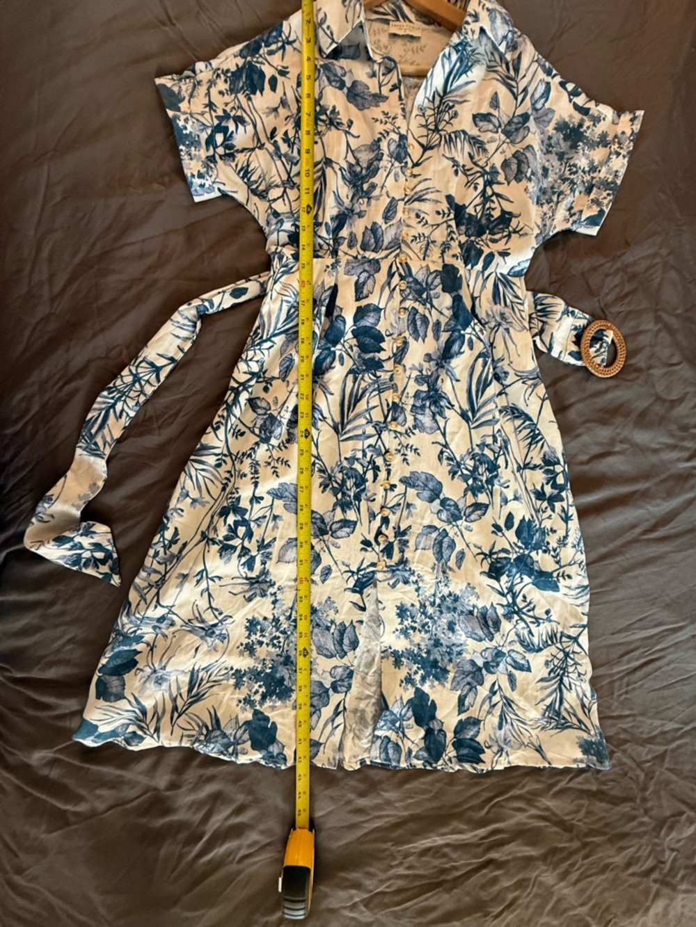 SPRINGTIME SPLENDOR WHITE & BLUE FLORAL BELTED MIDI DRESS Dress Forum Los An - Picture 7 of 8